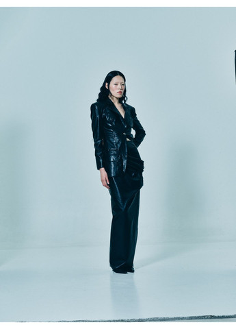 Черная юбка из эко-кожи GUDU