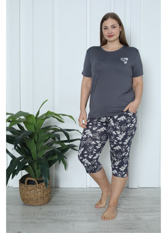 Темно-серая женский комплект с капри и футболкой Nicoletta