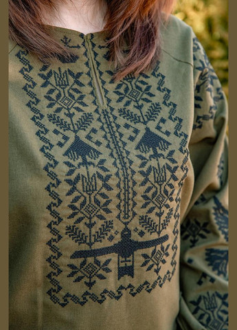 Хакі сорочка з вишивкою птаха та квітів хакі кольору для жінок з довгим рукавом лляна батальна, m льон (301034959)