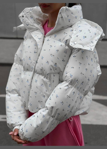 Белая зимняя белая зимняя куртка в принте цветочков, со съемным капюшоном, наполнитель: синтепон 200, с манжетами и кулиской внизу No Brand 210
