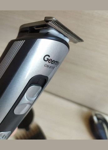 Професійна машинка тример універсальний для стриження волосся бороди та вусів акумуляторна GM-6113 Geemy (306716750)