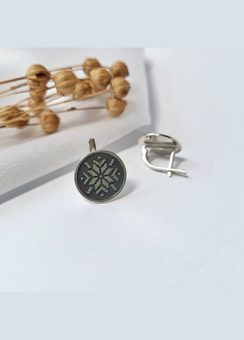 Срібні круглі сережки Вишиванка без каменів Чорнене срібло 925 проби 2016/2 3.29г No Brand (306741965)