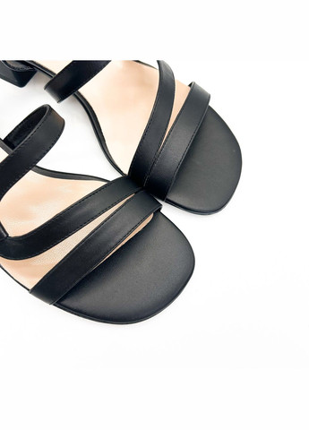 Черные босоножки (р) кожа 0-1-1-6127-002-89 Danler с ремешком