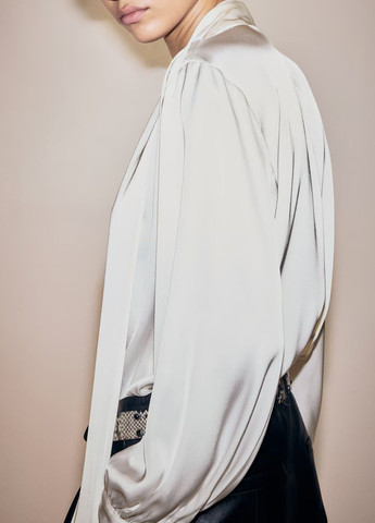 Белая блузка H&M