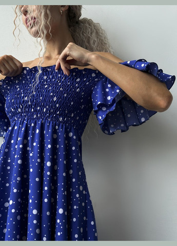 Синее легкое летнее платье с открытыми плечами NIKAS в горошек