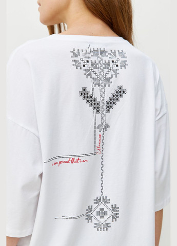 Белая всесезон женская футболка коттоновая белая с этно-принтом mkrm4089-1 Modna KAZKA