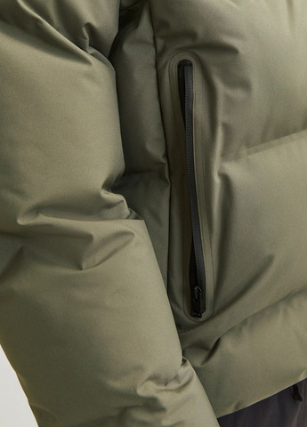 Оливковая (хаки) зимняя куртка Jack & Jones