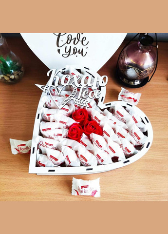 Подарочный бокс с конфетами Raffaello и розами для девушки (ar123) No Brand (315888811)