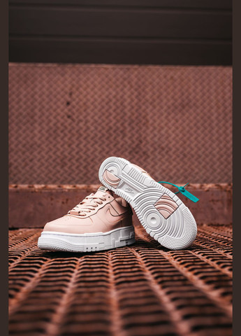 Розовые кроссовки унисекс Nike Air Force Pixel