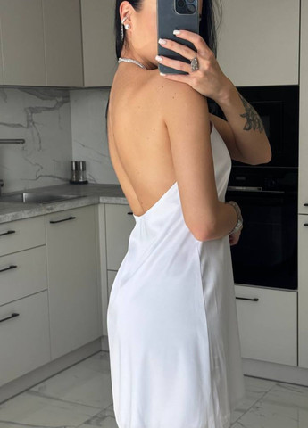 Белое вечернее изысканное легкое летнее вечернее мини платье без рукавов со шнурком из стразов Tik-Tak однотонное