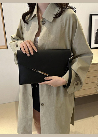 Жіноча класична сумка клатч 10421 на ремінці чорна No Brand (313235638)