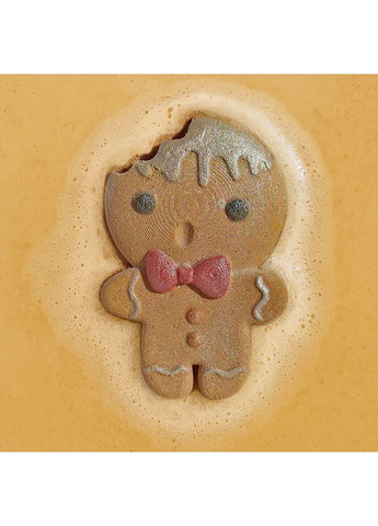 Новогодняя бомбочка для ванны "Пряник Мальчик" 3D с ароматом рождественского печенья, 100 г No Brand (366891820)