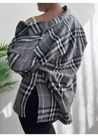 Жіноча фланелева сорочка в клітинку, сіра, з розрізами, р. (мод. 690) No Brand (358931463)