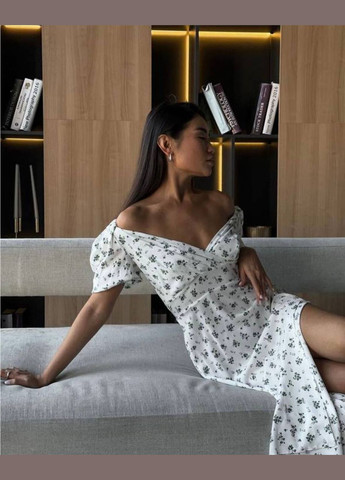 Білий сукня софт з ідеальною посадкою та вирізом No Brand