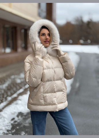 Молочная зимняя куртка MN