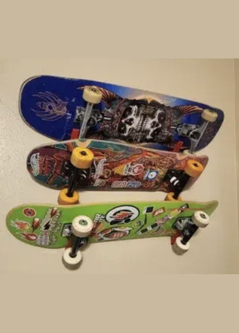 Держатель для скейтбордов, лонгбордов на стену пластиковый / Настенное крепление для скейтборда Серый UA3D (303629334)