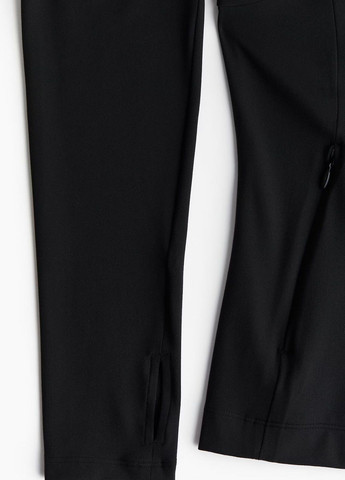 Черная демисезонная куртка H&M