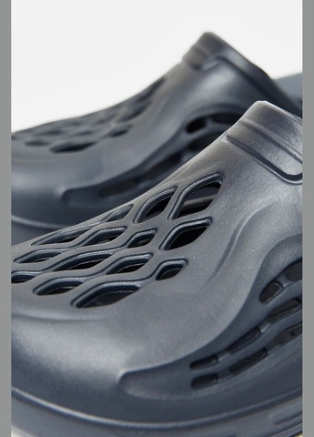 Крокси чоловічі темно-синього кольору Let's Shop (323961658)