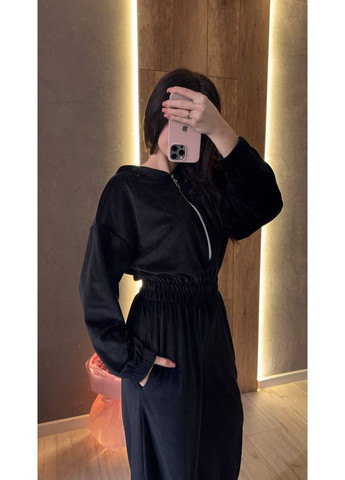 Жіночий велюровий комбінезон з капюшоном та акцентом на талії MonCher комбінезон-брюки чорний повсякденний велюр