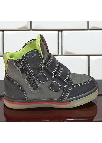 Утеплені демісезонні черевики на липучках осінні ортопедичні хайтопи для хлопчика на флісі Клібі Clibee (362378420)