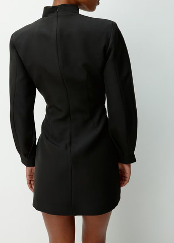 Черное деловое платье H&M однотонное