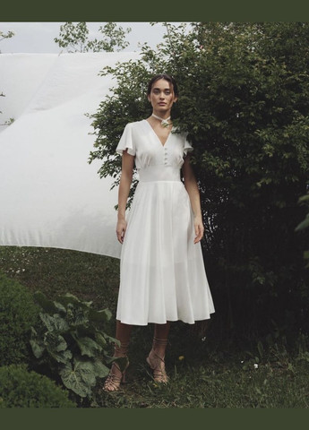 Белое коктейльное платье а-силуэт FashionYouWant однотонное