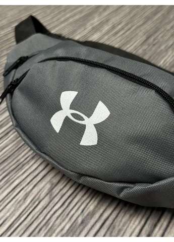 Спортивная сумка на пояс бананка Under Armour серое белое лого нагрудное мужское через плечо повседневная андер армор No Brand (402390896)