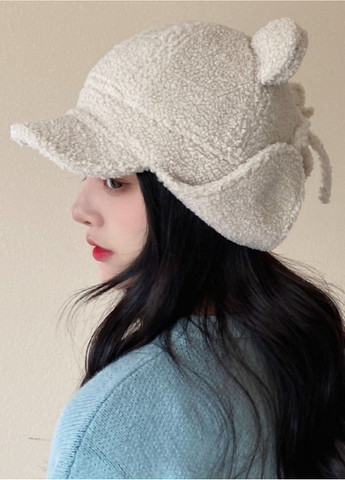 Зимова Жіноча Шапка Вушками Тедді Біла Теплий та Стильний Капор на Зав'язках No Brand зимова шапка з вушками (361969979)