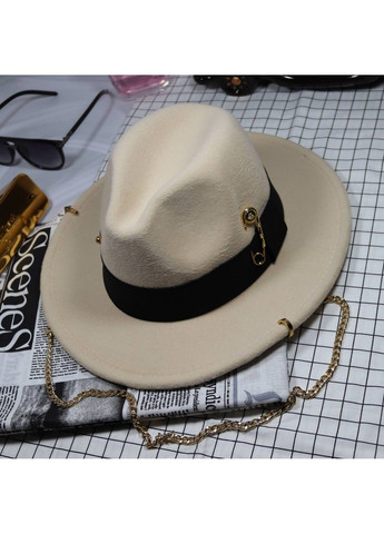 Шляпа женская Федора Calabria с металлическим декором и цепочкой молочная No Brand (308448906)