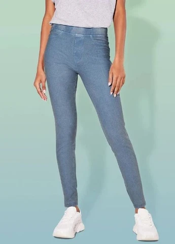 Джегінси приталеного крою для жінки LYCRA® 504880 блакитний Esmara (402704641)