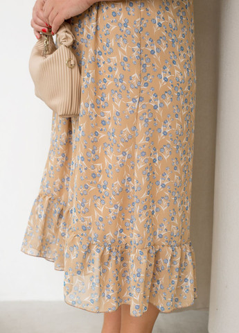 Бежевое повседневный, кэжуал шифоновое платье с подкладкой летнее с воланом колокол, а-силуэт No Brand с цветочным принтом