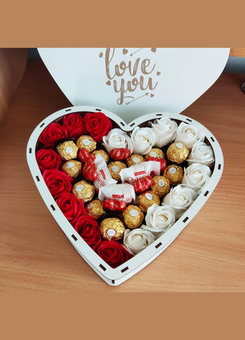 Подарунковий бокс серце з цукерками та трояндами для дівчини (ar66) No Brand (315888829)