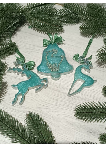 Новорічна іграшка з епоксидної смоли ручної роботи Олені Набір з 3 Hand Made (365722461)