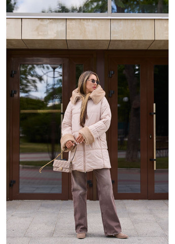 Бежевая зимняя куртка MN