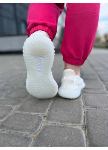 Білі Осінні кросівки чоловічі adidas yeezy boost 350 v2 triple full white 2 адідас ізі буст No Brand