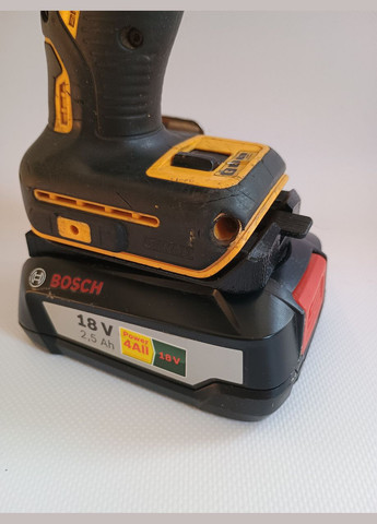 Адаптер, перехідник з акумулятора Bosсh PBA на інструмент Dewalt No Brand (365797434)