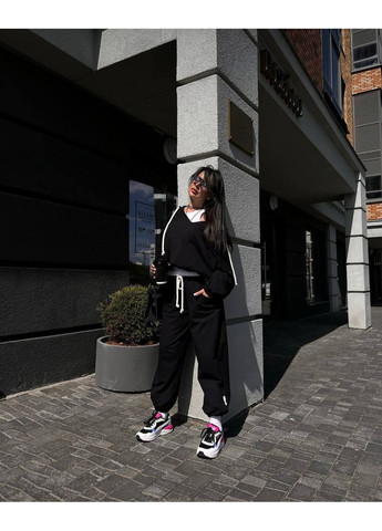 Жіночий спортивний костюм з худі та штанами Україна (352261714)