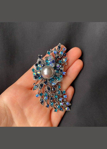 Оригінальна брошка шпилька в синіх каменях з перлиною срібляста Xuping Jewelry (330618962)