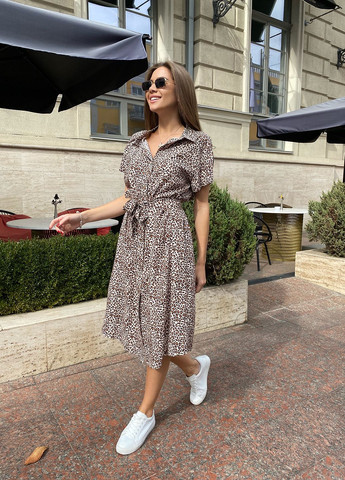 Бежевое кэжуал платье-рубашка с анималистичным принтом. ORA с животным (анималистичным) принтом