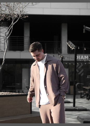 Темно-бежевый летний костюм: брюки и рубашка из легкого дышащего материала с рубашкой, брючный Україна