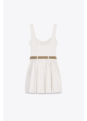 Бежевое праздничный, коктейльное, карнавальный, откровенный, повседневный, кэжуал, вечернее стильное кремовое платье с декольте и поясом с открытыми плечами, а-силуэт, клеш, платье-майка, силуэтная Zara