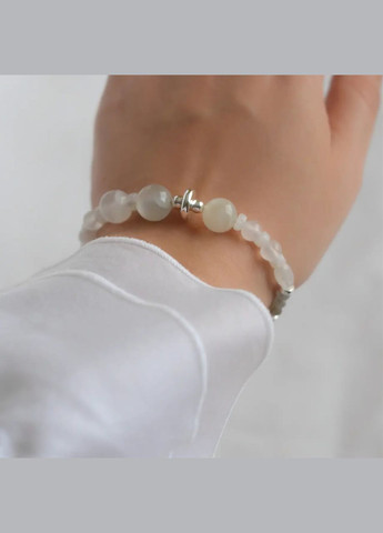 Браслет натуральный Селенит+Адуляр+Лабрадор+Ларвикит фур-ра гип-ный сплав цвет серебро d-10-4мм+- L-18-23см No Brand браслет (303283198)