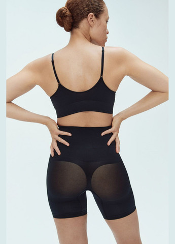 Шорти стягувальні безшовні для жінки 1178251-001 чорний H&M Шорти стягувальні 0266168001 чорний (322261136)