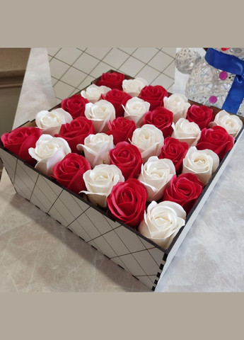 Подарочный бокс с розами для девушки на день рождения 8 марта день влюбленных (ar35) No Brand (315888816)