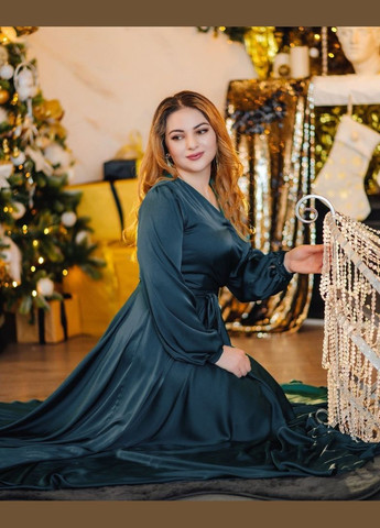 Зеленое вечернее платье на запах, с юбкой-солнце FashionYouWant однотонное