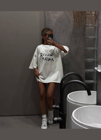 Трендова біла оверсайз футболка з якісним накатом, гарна oversize футболка з турецького куліра у розмірі 42-46 No Brand 4448 - (279765861)