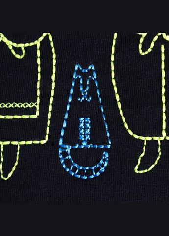 Черная мужская футболка с авторской вышивкой газды Ladan