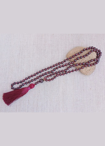 Четки из натурального камня Гранат 108 бусин с узлами d 6мм No Brand (336950749)