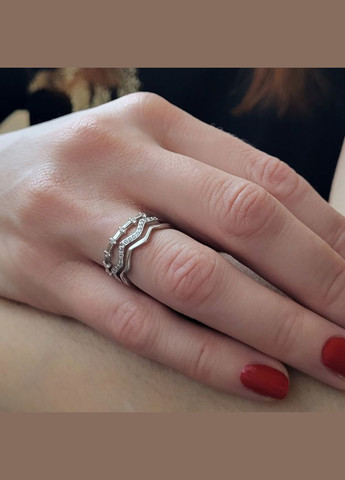 Серебряное кольцо с Белыми камнями 16.5 размер серебро 925 пробы Родированное 4618р 2.60г No Brand (306741268)