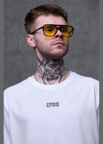 Біла оверсайз футболка з принтом1702 з довгим рукавом Without